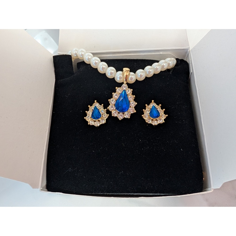 Vingate‎ Avon Pearlesque Birthstone Sept Simulated Sapphire Pearl Set